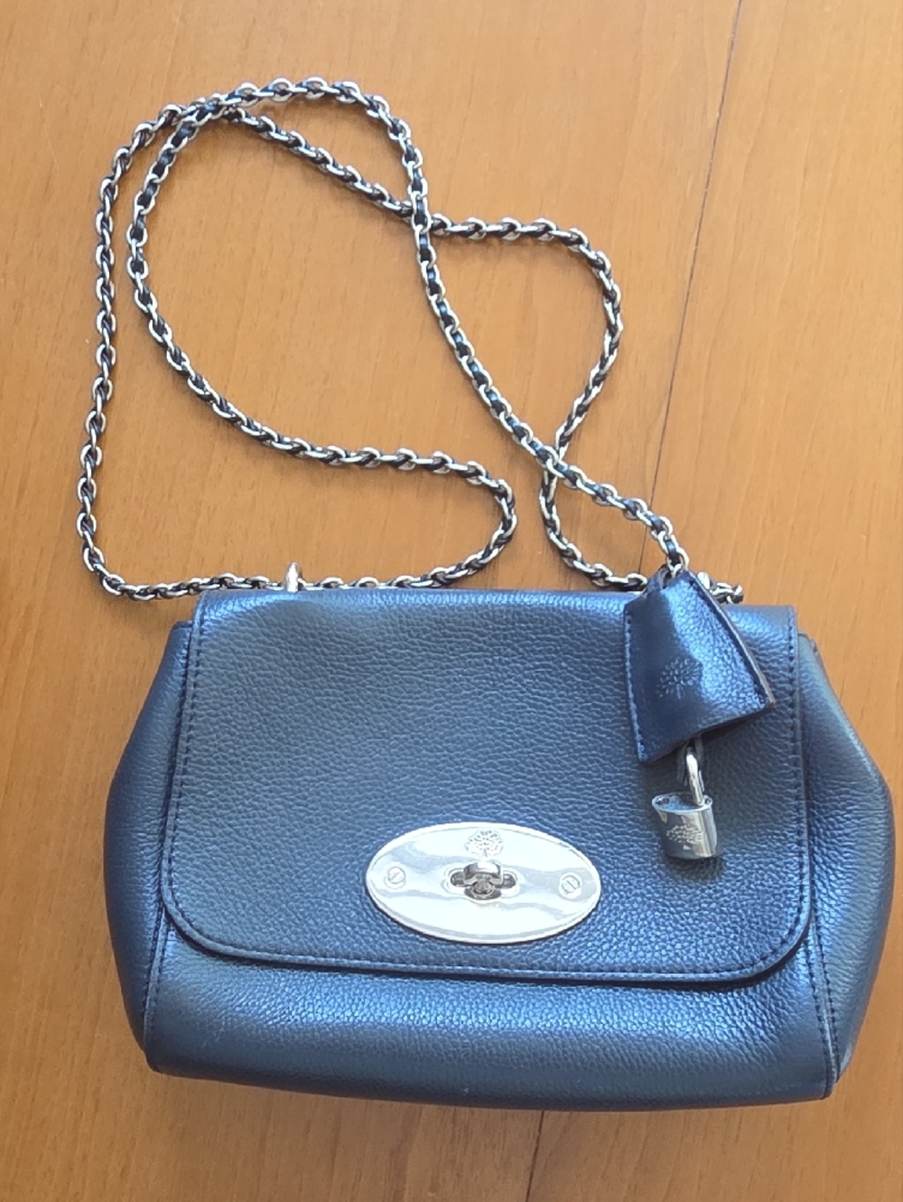 Mulberry Midnight/Navy Pebbled Leather Shoulder Bag with Silver Turnlock - Picture 4 of 11